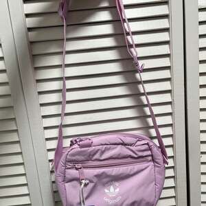 adidas Originals Puffer and Pouch Crossbody Bag Light Orchid